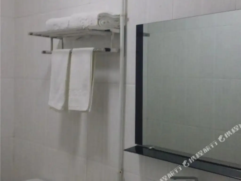 Линьи: Yangguang Express Hotel