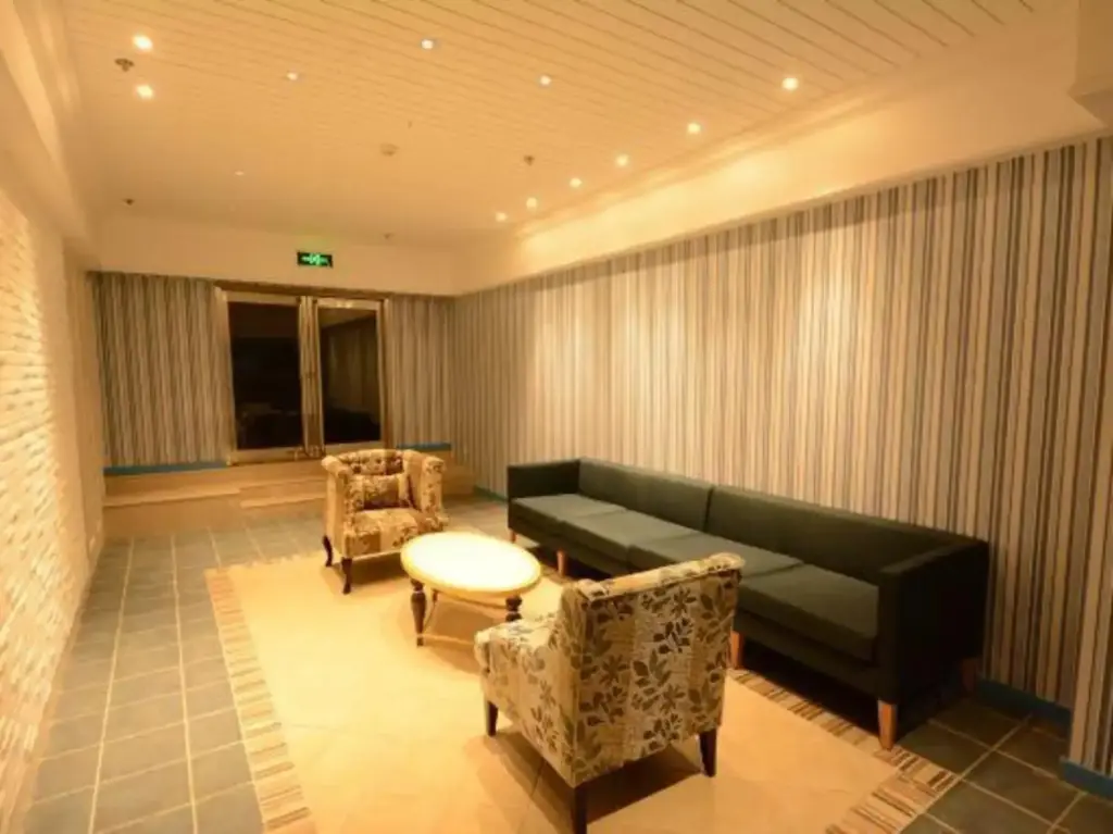Чжоукоу: Yanqihu Holiday Hotel