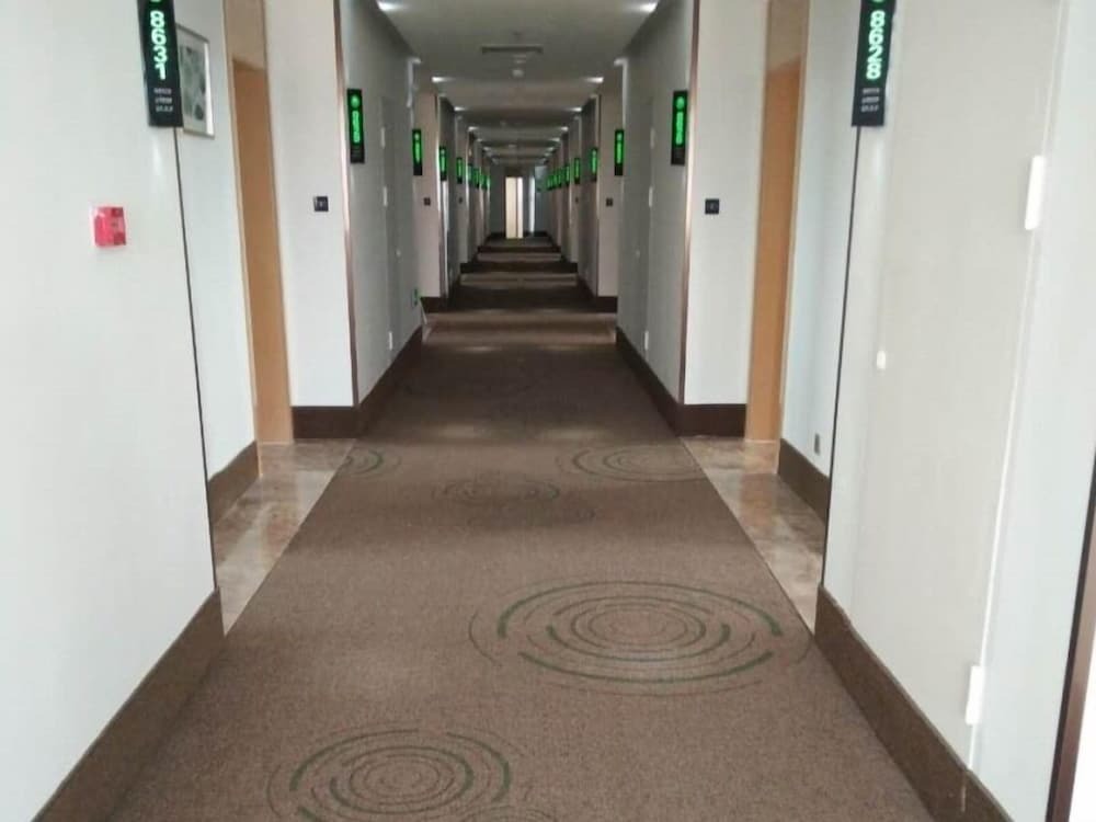 Наньтун: GreenTree Inn Nantong Tongzhou Zhangzhishan Town Deli Square Express Hotel
