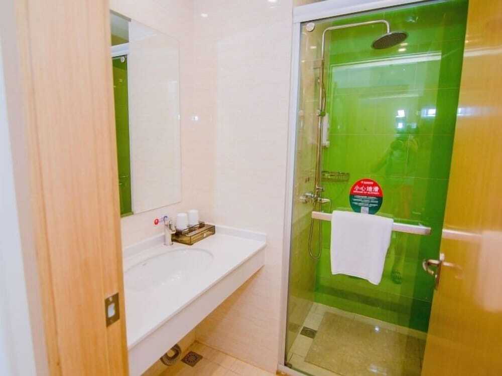 Наньтун: GreenTree Inn Nantong Tongzhou Zhangzhishan Town Deli Square Express Hotel