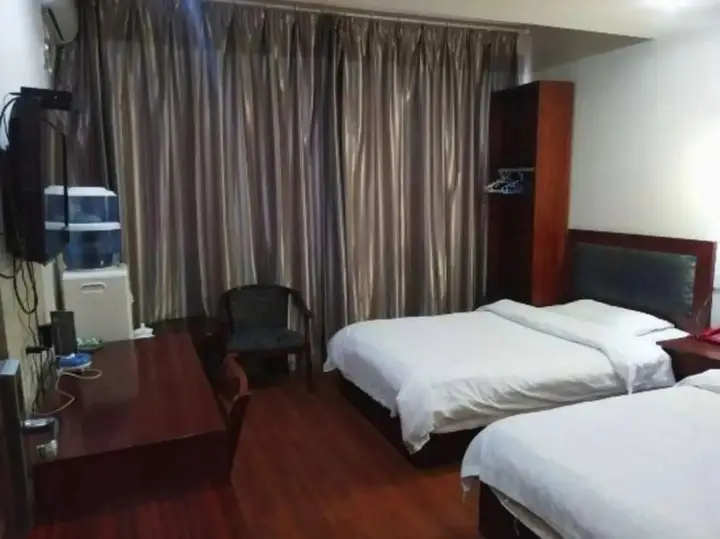 Уси: Huatian Hotel