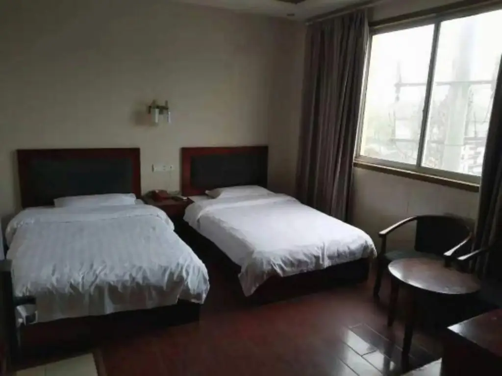 Уси: Huatian Hotel