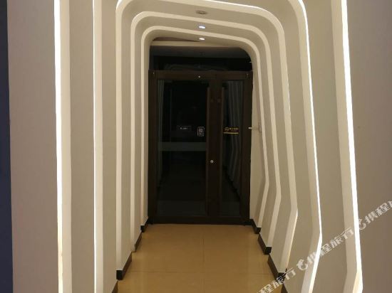 Пекин: spacebox Hotel (Beijing Huixin Store)