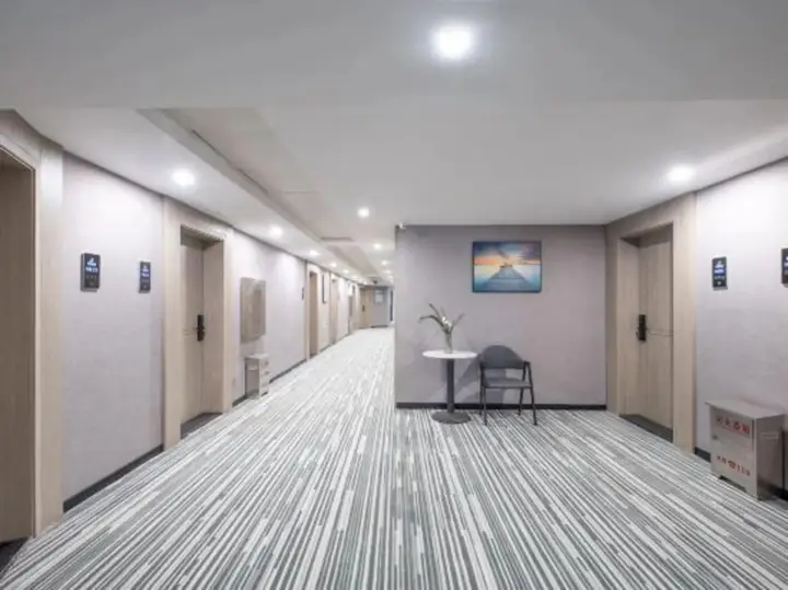 Чунцин: Jinheng Hotel (Shiqiaopu Subway Station)