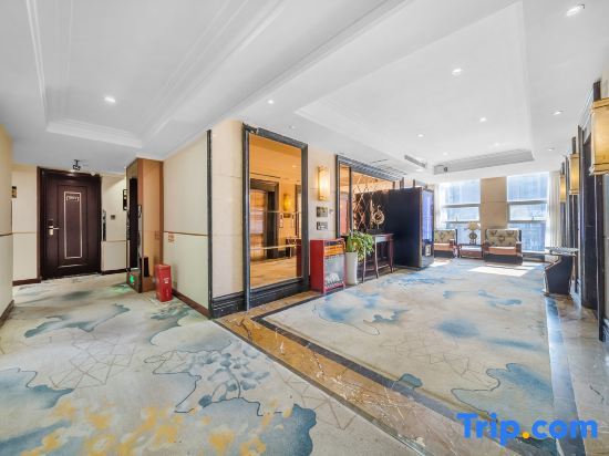 Чунцин: Yifeng Hotel (Wenli College Honghe Campus Store)