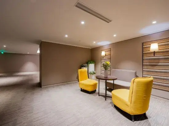 Шанхай: Homeinn Plus Hotel (Shanghai Zhangjiang Guanglan Road Subway Station)