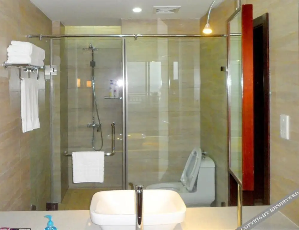 Вэнчен: Coconut Grove Herton Sea View Hotel