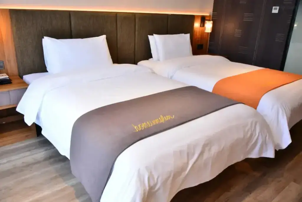 Ляньюньган: Homeinn Plus Hotel (Donghai Pedestrian Street Railway Station)