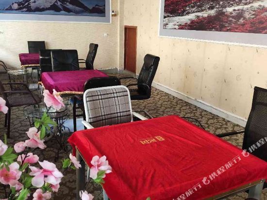 Лешан: Yangguang Hotel
