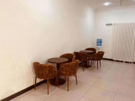 Пекин: Homeinn Ease Hotel (Beijing Capital Gymnasium Baishiqiao South Subway Station)