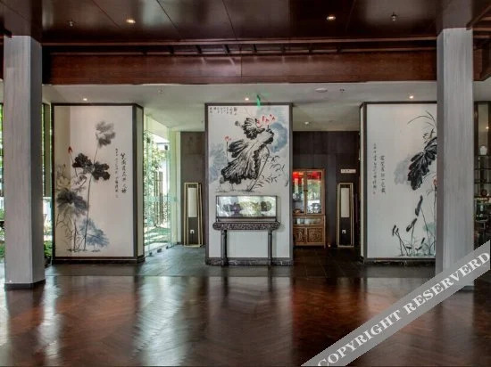 Уси: Renwen Yuexi Hotel