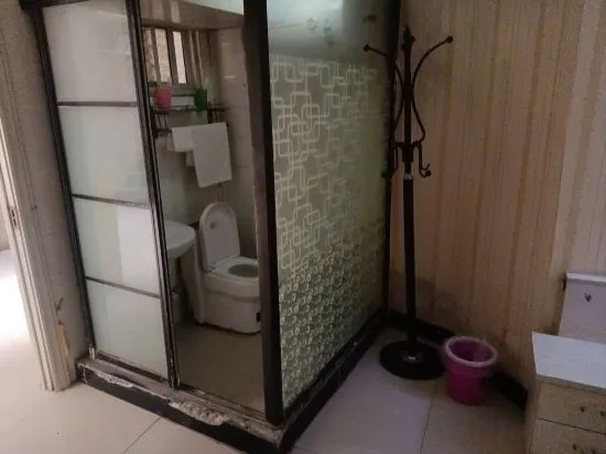Шанцю: Green Tree Inn (Shangqiu Liangyuan District Railway Station)