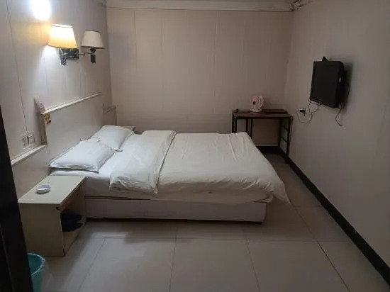 Шанцю: Green Tree Inn (Shangqiu Liangyuan District Railway Station)