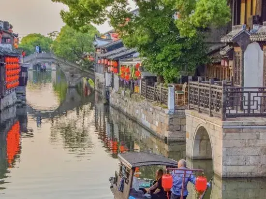 Цзясинь: Xitang Yunlaiji Riverside Art Hotel (Xitang Guzhen Store)