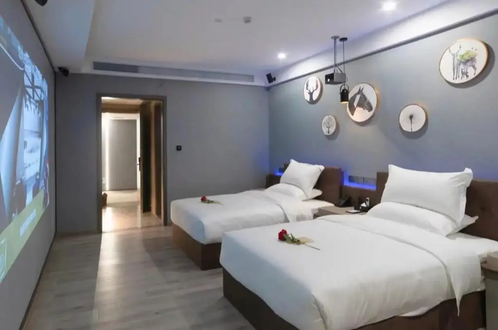 Гуанчжоу: Movie Hotel (Guangzhou Pazhou Exhibition Center Store)