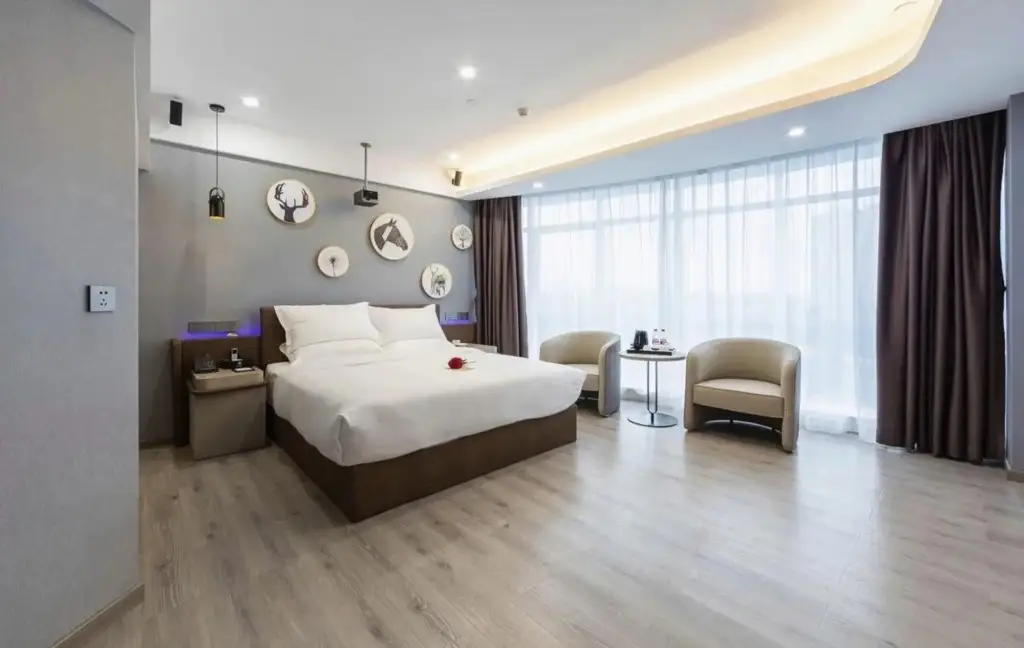 Гуанчжоу: Movie Hotel (Guangzhou Pazhou Exhibition Center Store)