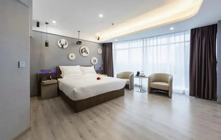 Гуанчжоу: Movie Hotel (Guangzhou Pazhou Exhibition Center Store)