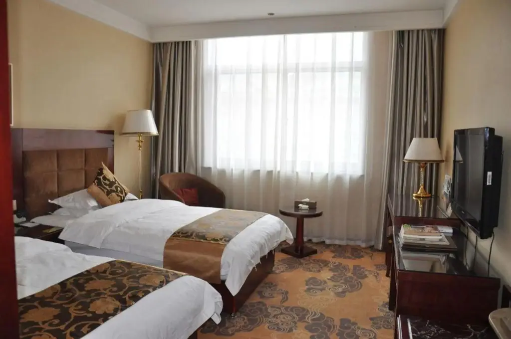 Цзюцюань: Guazhou macro Golden Resources Hotel