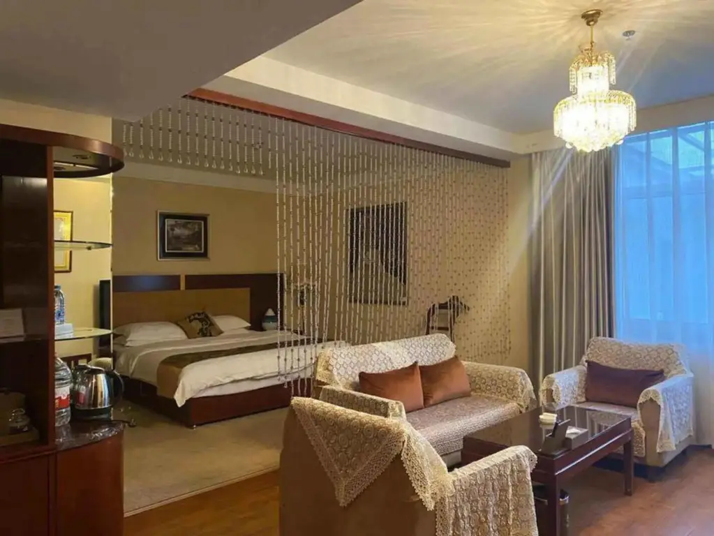 Цзюцюань: Guazhou macro Golden Resources Hotel