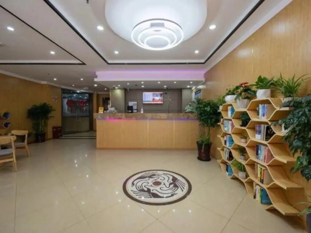 Шанхай: WUHUA Holiday Hotel（chongmingnanmenmatou）