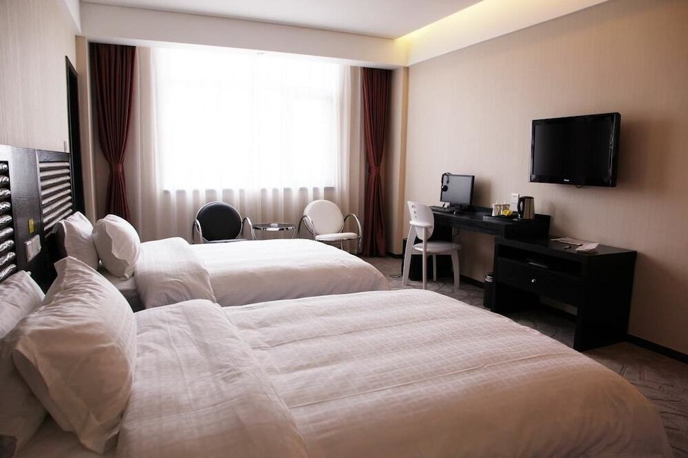 Наньян: Century Star Holiday Hotel (Nanyang Beijing Avenue Branch)