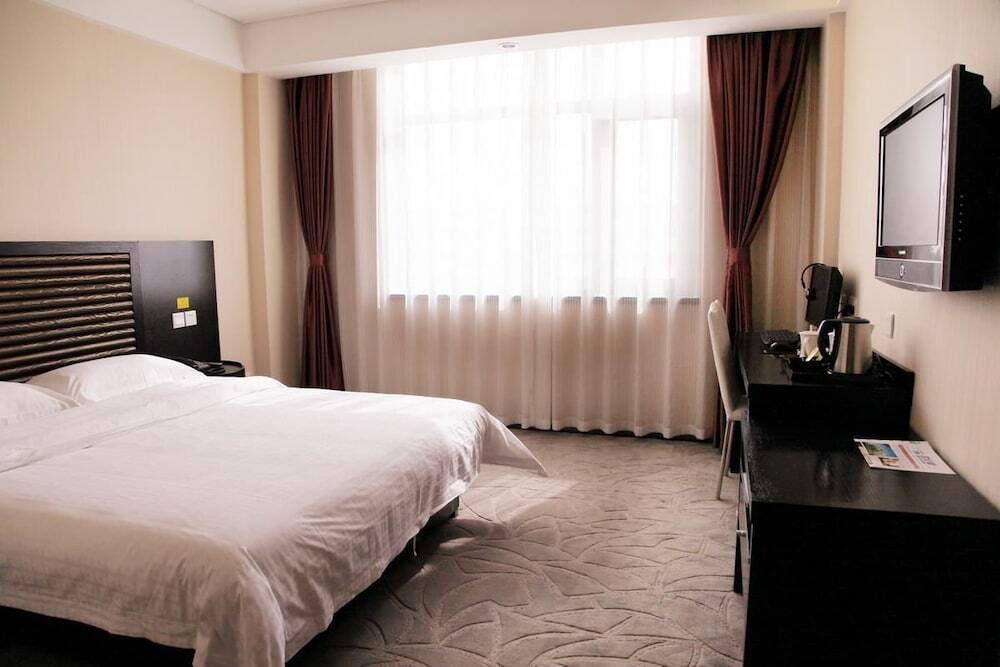 Наньян: Century Star Holiday Hotel (Nanyang Beijing Avenue Branch)