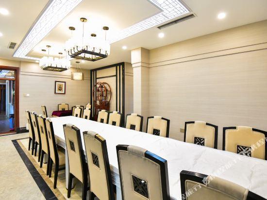 Пекин: Beijing Yiquan Leisure Club