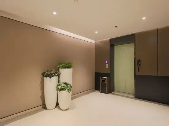 Шэньян: Homeinn Plus Hotel (Shenyang Railway Station East Square Subway Station)