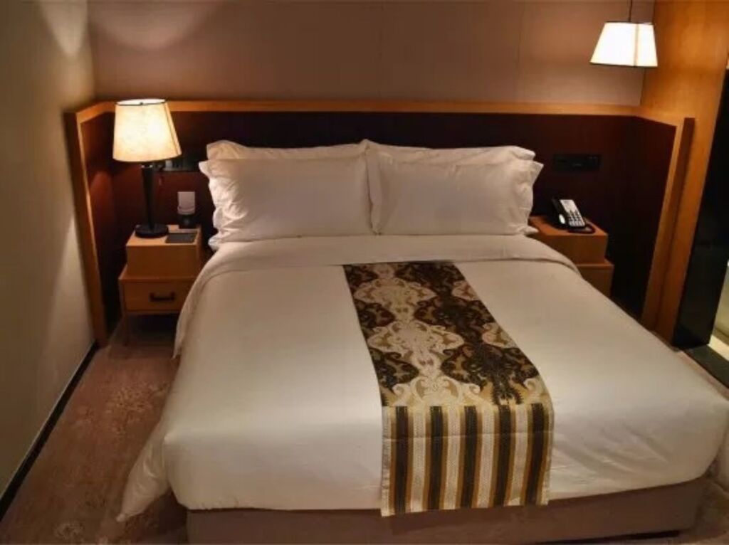 Шэньчжэнь: Shenzhen Dynasty Business Hotel