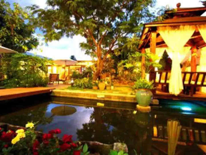 Дали: Golden Years Boutique Inn