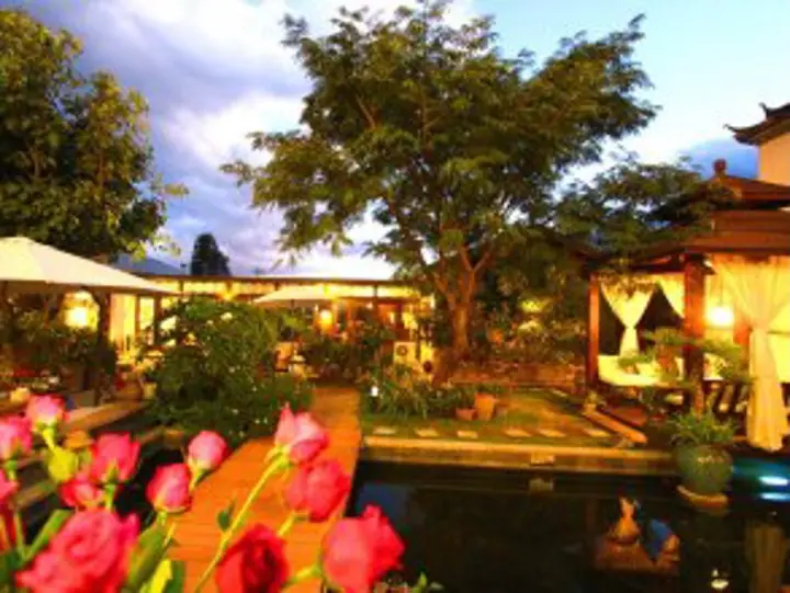 Дали: Golden Years Boutique Inn