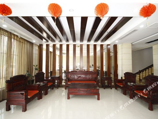 Хецзе: Huasheng New Town Hotel (Caoxian Zhuangzhai Industrial Park Branch)