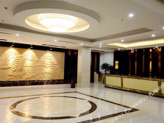 Хецзе: Huasheng New Town Hotel (Caoxian Zhuangzhai Industrial Park Branch)