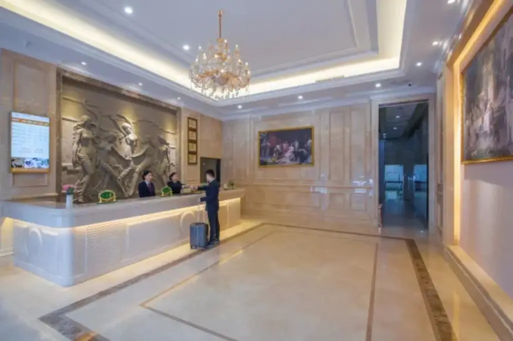 Ухань: Vienna Hotel (Wuhan Central China Normal University, Huquan Metro Station)