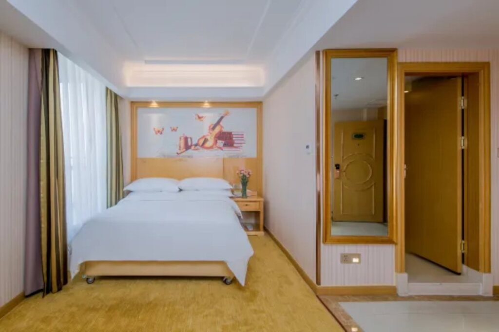 Ухань: Vienna Hotel (Wuhan Central China Normal University, Huquan Metro Station)
