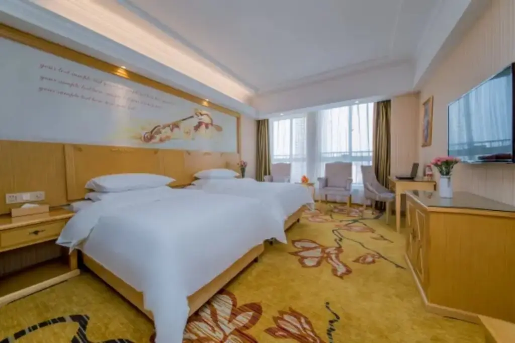 Ухань: Vienna Hotel (Wuhan Central China Normal University, Huquan Metro Station)