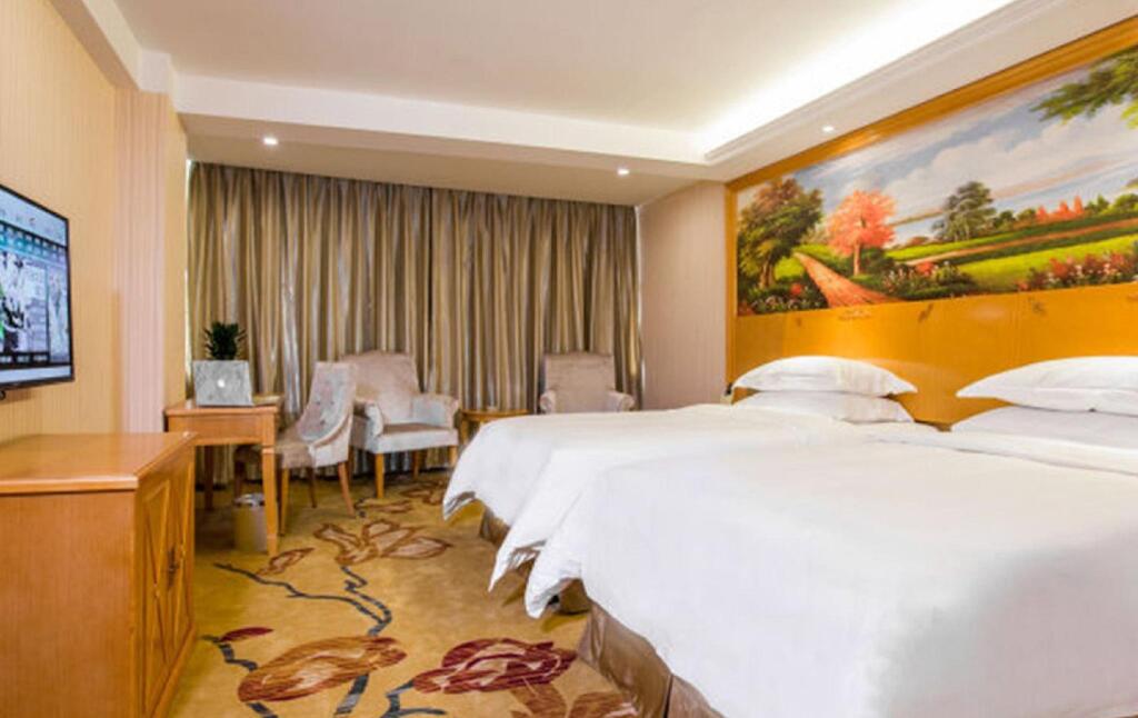 Ичунь: Vienna International Hotel Zhangshu Site