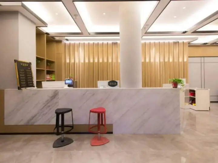 Чжэнчжоу: Dongfang Juyi Hotel (Zhengzhou East Railway Station Kailin IFC)