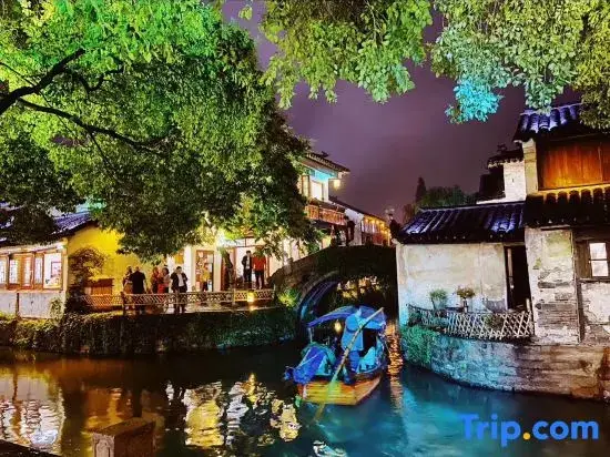 Шанхай: Qianshe Mengli Shuixiang Linhe Inn
