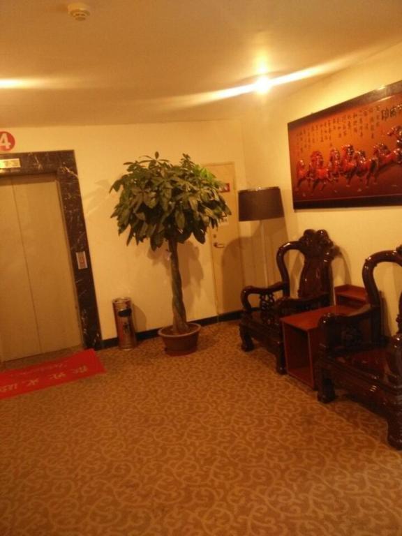 Циндао: Jun Hotel Shandong Qingdao Huangdao District Shiyou University
