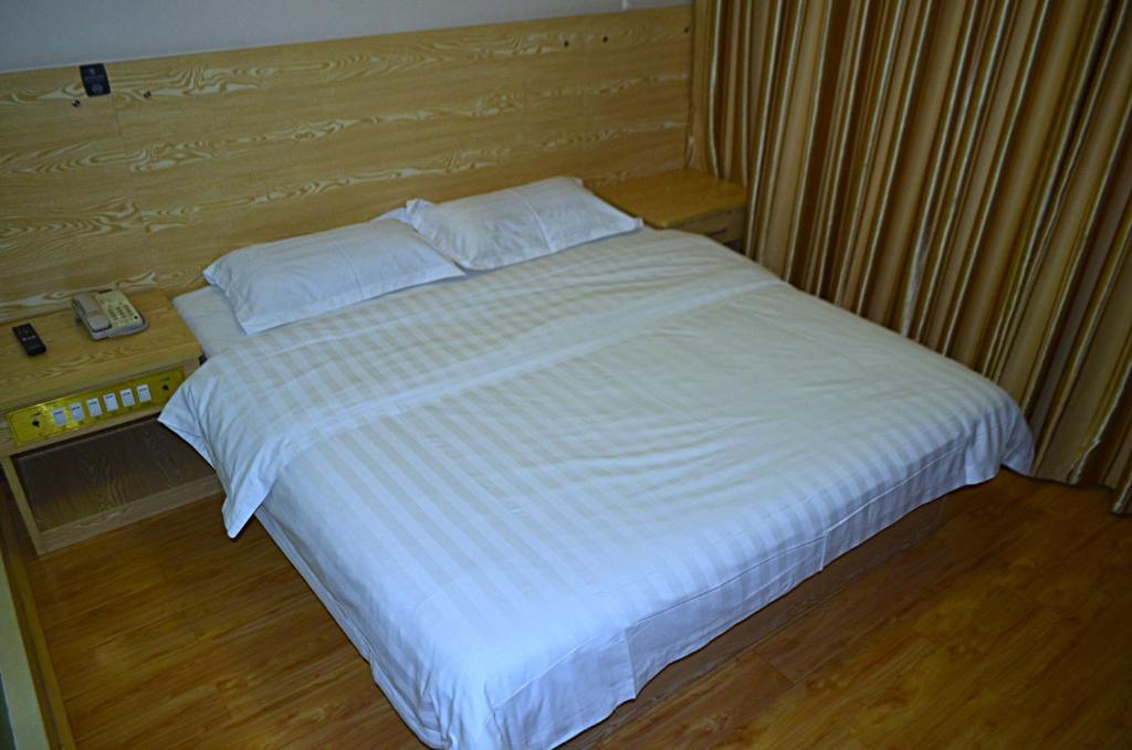 Циндао: Jun Hotel Shandong Qingdao Huangdao District Shiyou University