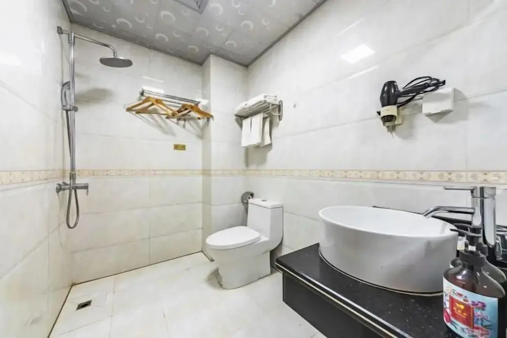 Мейчжу: Yipin Business Hotel (Meizhou Municipal Government)