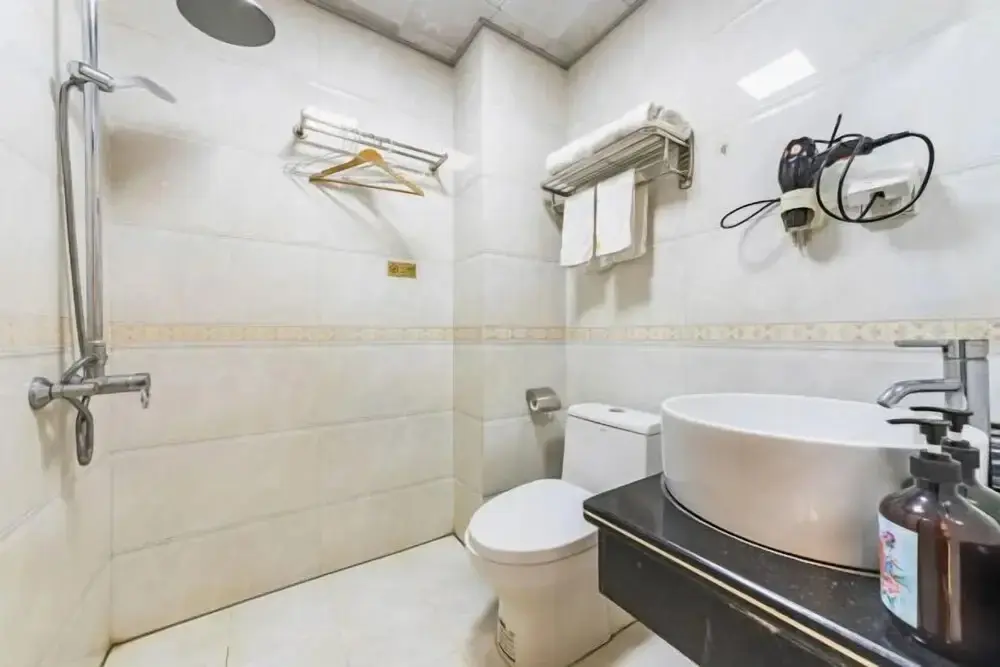 Мейчжу: Yipin Business Hotel (Meizhou Municipal Government)