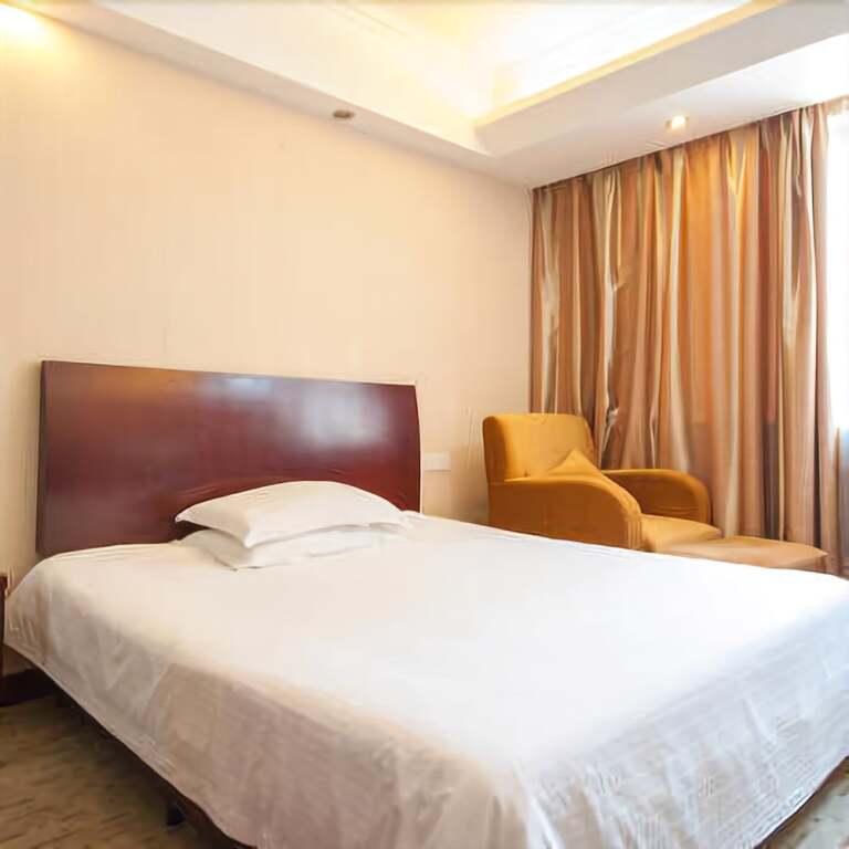 Наньтун: Donghai Hotel