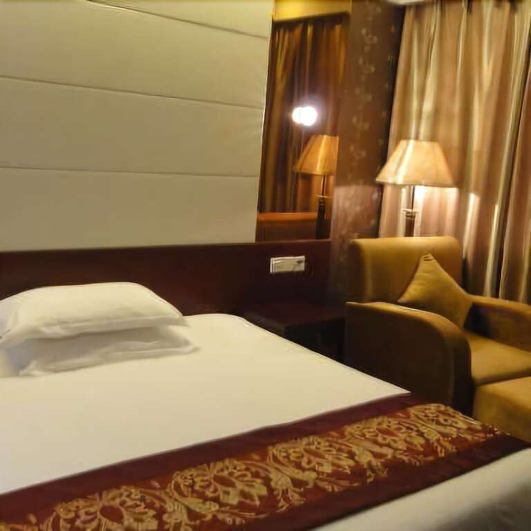 Наньтун: Donghai Hotel