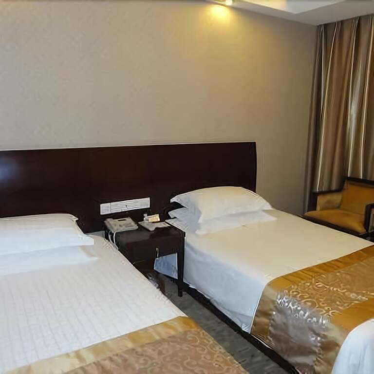 Наньтун: Donghai Hotel