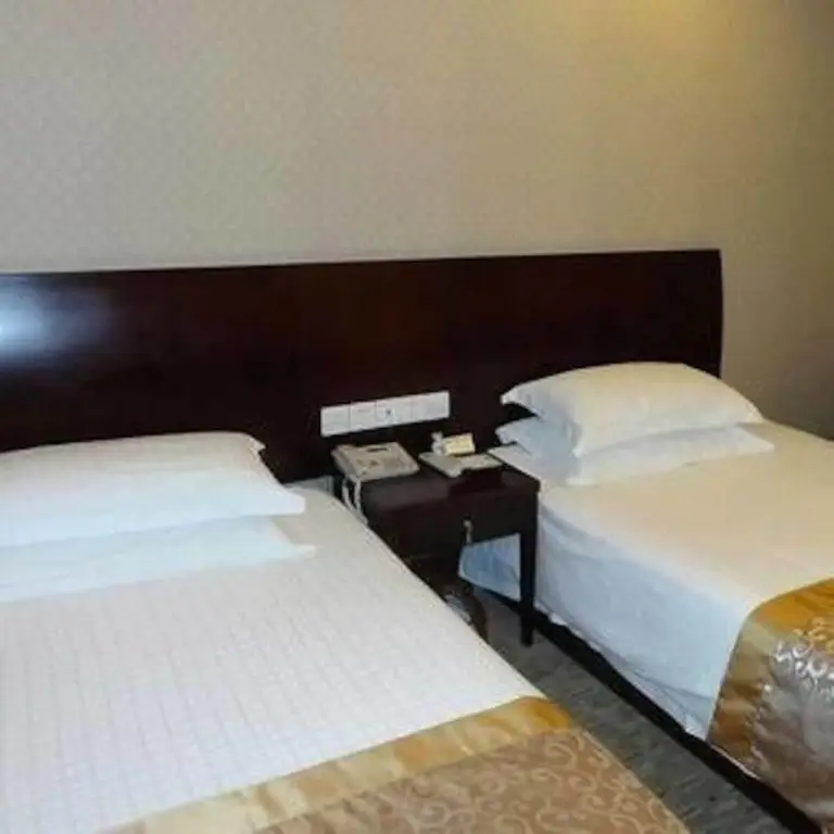 Наньтун: Donghai Hotel
