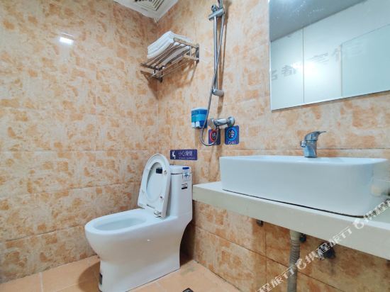 Гуанчжоу: Guangzhou Mingdu Business Hotel (Tongde Metro Station)