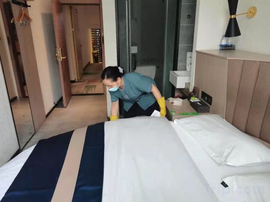 Хуанган: Moli Huakai Chain Hotel Huanggang Yiai Lake