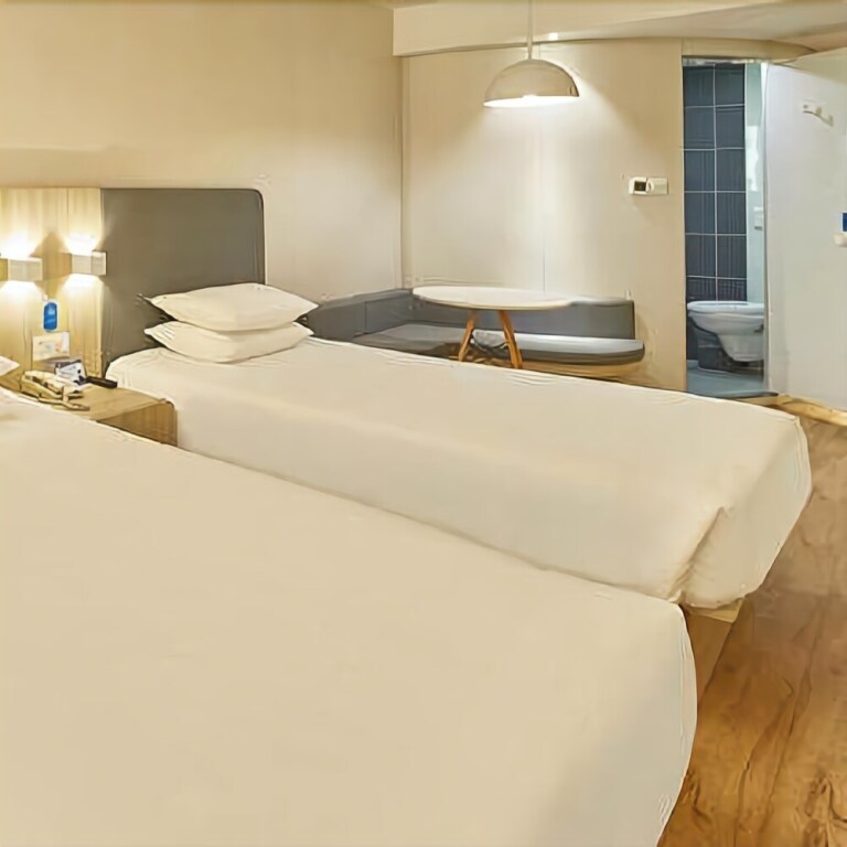Цзинань: Hanting Hotels in Jinan Olympic Sports Centre Store
